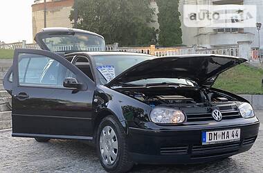 Хетчбек Volkswagen Golf 2001 в 
