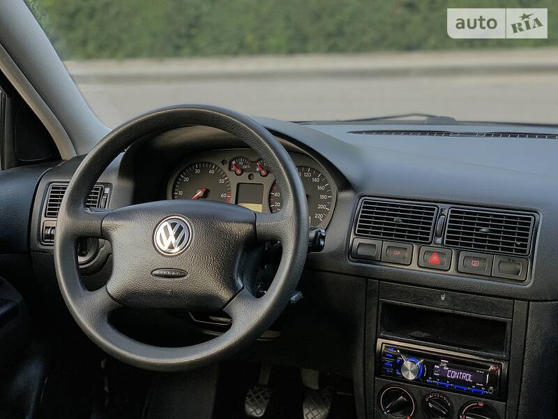 Хэтчбек Volkswagen Golf 2001 в Белой Церкви