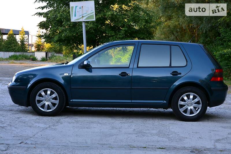 Універсал Volkswagen Golf 2001 в Дрогобичі
