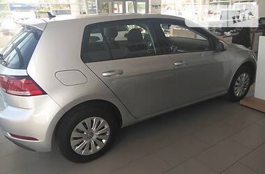 Хетчбек Volkswagen Golf 2018 в 