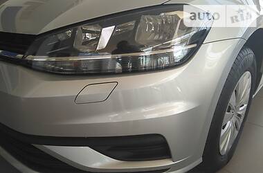 Хетчбек Volkswagen Golf 2018 в 