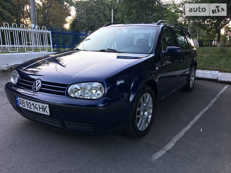 Універсал Volkswagen Golf 2000 в Вінниці