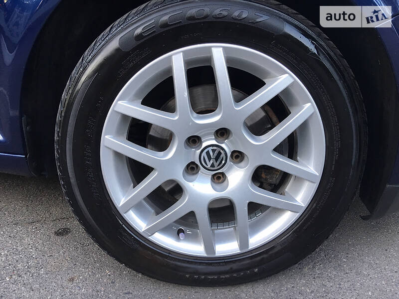 Універсал Volkswagen Golf 2000 в Вінниці