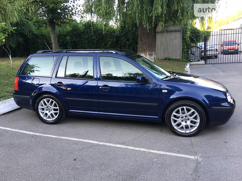Універсал Volkswagen Golf 2000 в Вінниці