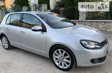 Хетчбек Volkswagen Golf 2011 в 