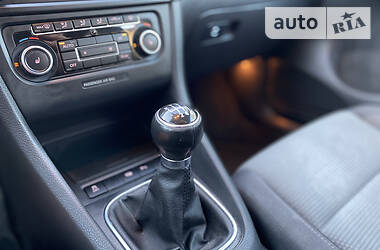 Хетчбек Volkswagen Golf 2011 в 