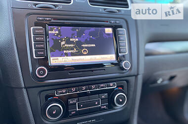 Хетчбек Volkswagen Golf 2011 в 