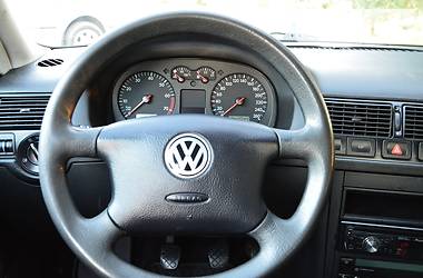 Универсал Volkswagen Golf 2003 в Бориславе