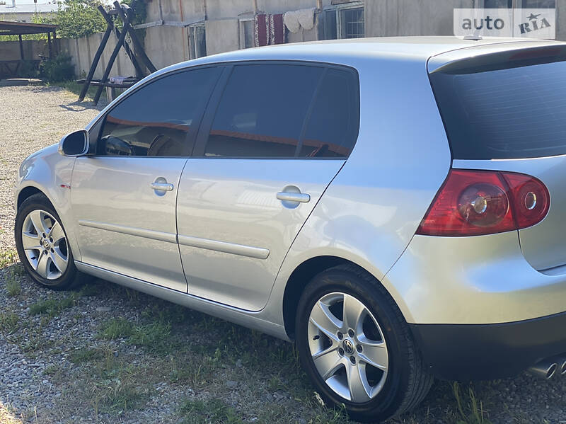 Хетчбек Volkswagen Golf 2007 в Києві