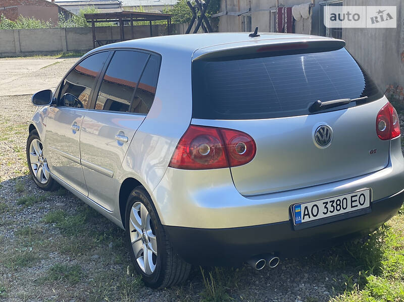 Хетчбек Volkswagen Golf 2007 в Києві
