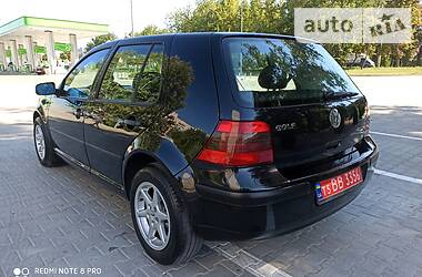 Хетчбек Volkswagen Golf 2001 в 