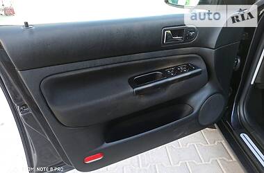 Хетчбек Volkswagen Golf 2001 в 