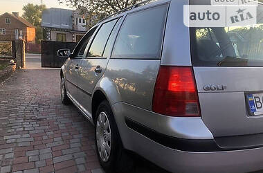 Універсал Volkswagen Golf 2000 в 