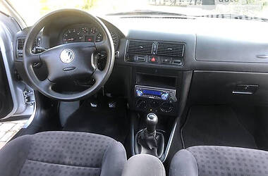 Універсал Volkswagen Golf 2000 в 