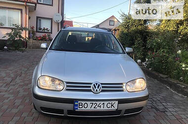 Універсал Volkswagen Golf 2000 в 
