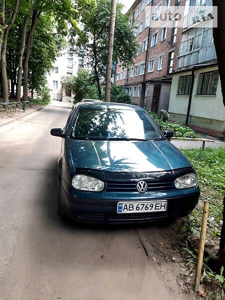 Хетчбек Volkswagen Golf 2002 в Хмельницькому