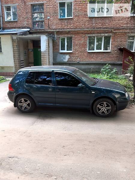 Хетчбек Volkswagen Golf 2002 в Хмельницькому