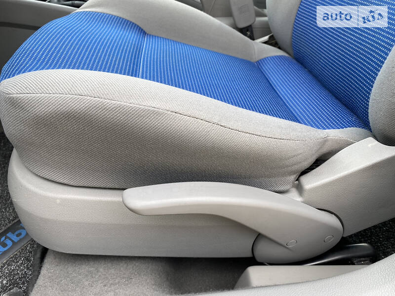 Хетчбек Volkswagen Golf 2001 в Рівному фото 16 Хетчбек Volkswagen Golf 2001 в Рівному