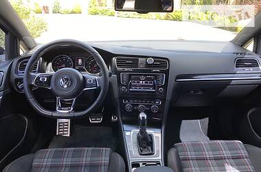 Хетчбек Volkswagen Golf 2014 в 