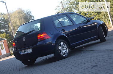 Хетчбек Volkswagen Golf 2002 в Стрию