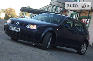 Хетчбек Volkswagen Golf 2002 в Стрию