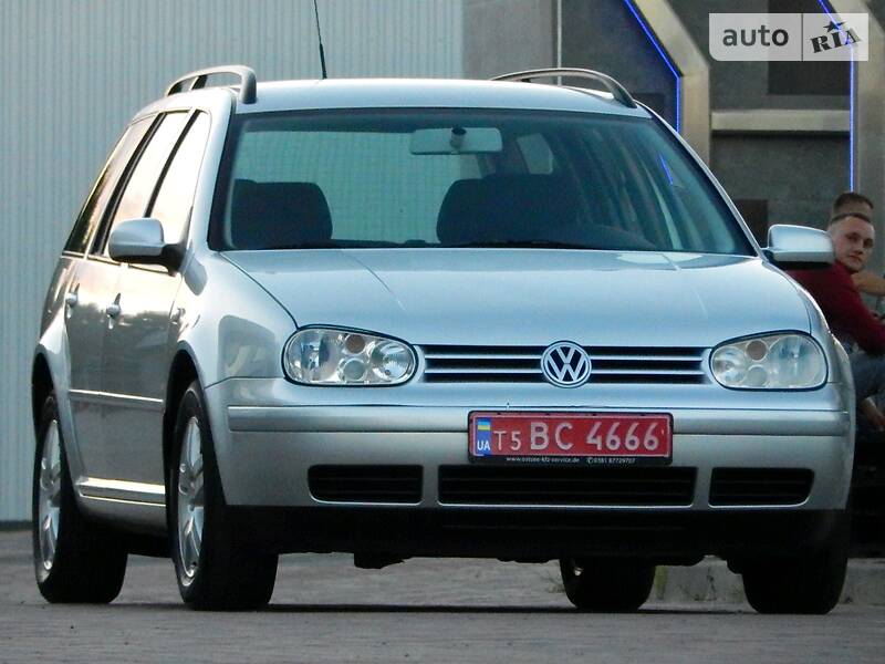 Універсал Volkswagen Golf 2002 в Сарнах