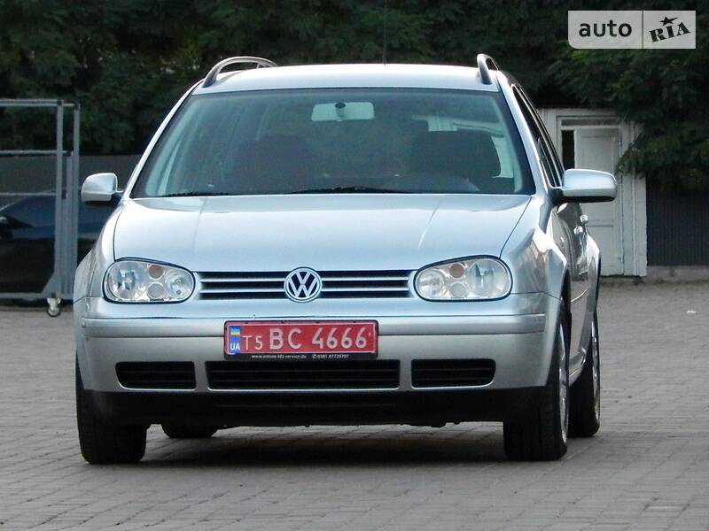 Універсал Volkswagen Golf 2002 в Сарнах