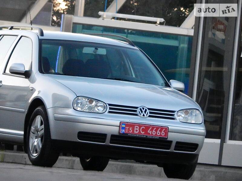 Універсал Volkswagen Golf 2002 в Сарнах
