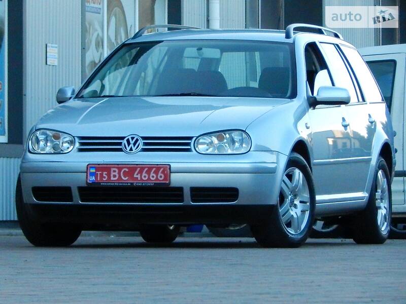 Універсал Volkswagen Golf 2002 в Сарнах