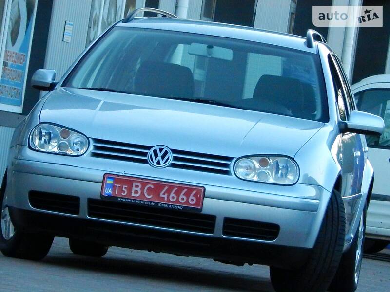 Універсал Volkswagen Golf 2002 в Сарнах
