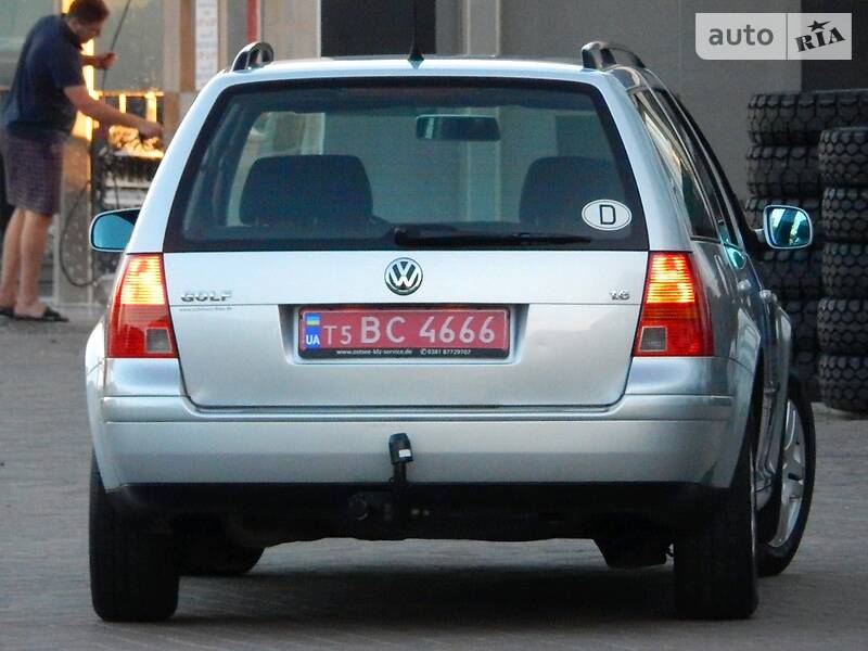 Універсал Volkswagen Golf 2002 в Сарнах