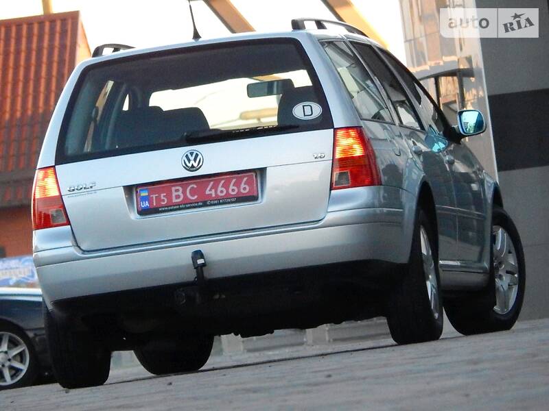 Універсал Volkswagen Golf 2002 в Сарнах