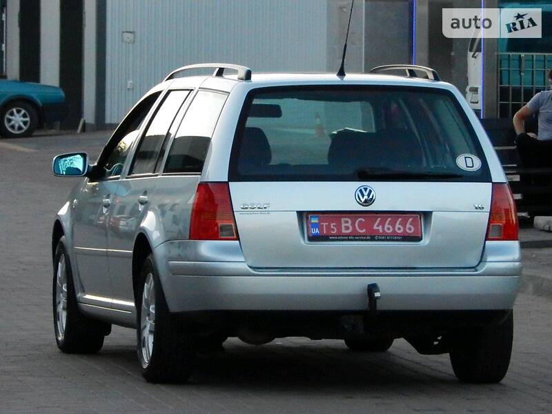 Універсал Volkswagen Golf 2002 в Сарнах
