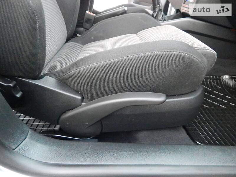 Універсал Volkswagen Golf 2002 в Сарнах