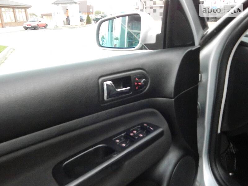 Універсал Volkswagen Golf 2002 в Сарнах