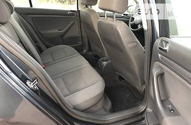 Хетчбек Volkswagen Golf 2004 в 