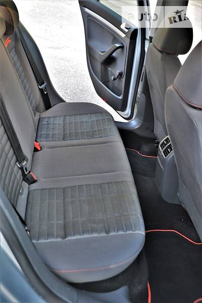 Хетчбек Volkswagen Golf 2007 в Харкові