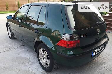 Хэтчбек Volkswagen Golf 2001 в Чернигове