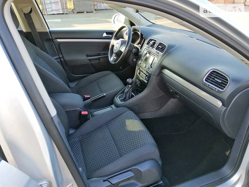 Универсал Volkswagen Golf 2011 в Кривом Роге