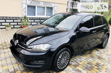 Хэтчбек Volkswagen Golf 2012 в Иршаве