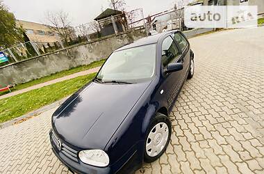 Хэтчбек Volkswagen Golf 2001 в Львове