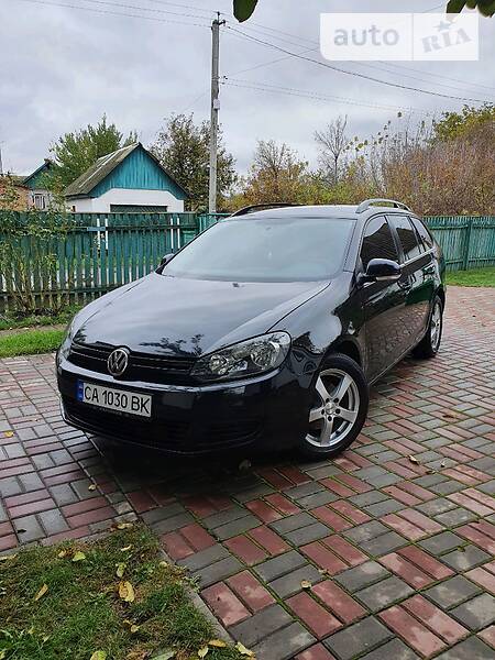 Універсал Volkswagen Golf 2011 в 