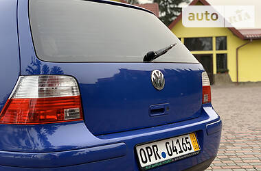 Хетчбек Volkswagen Golf 2001 в 