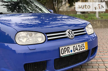 Хетчбек Volkswagen Golf 2001 в 