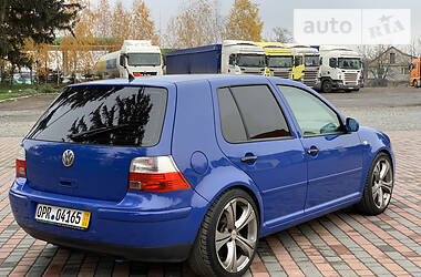Хетчбек Volkswagen Golf 2001 в 