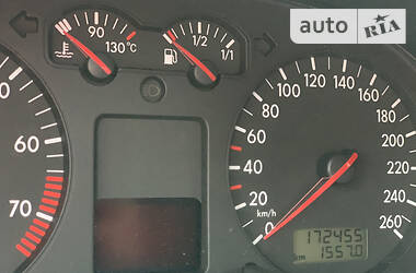 Хетчбек Volkswagen Golf 2001 в 