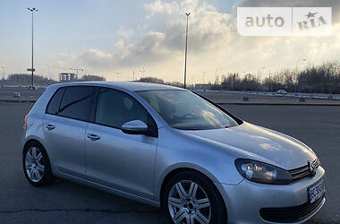 Хетчбек Volkswagen Golf 2009 в 