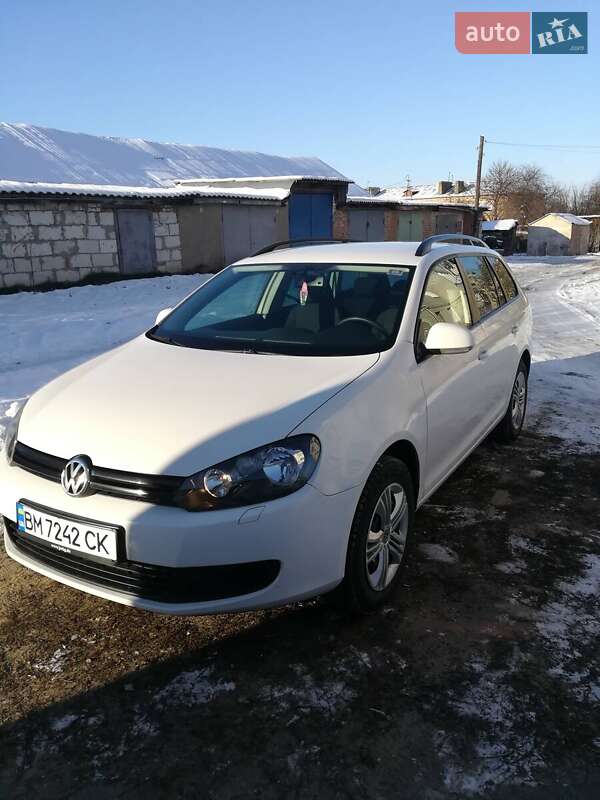 Универсал Volkswagen Golf 2012 в Глухове