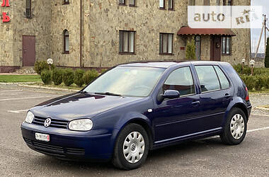 Хэтчбек Volkswagen Golf 2001 в Дубно