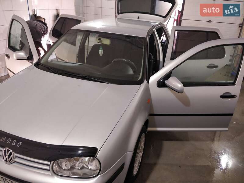 Хетчбек Volkswagen Golf 1999 в Хмельницькому